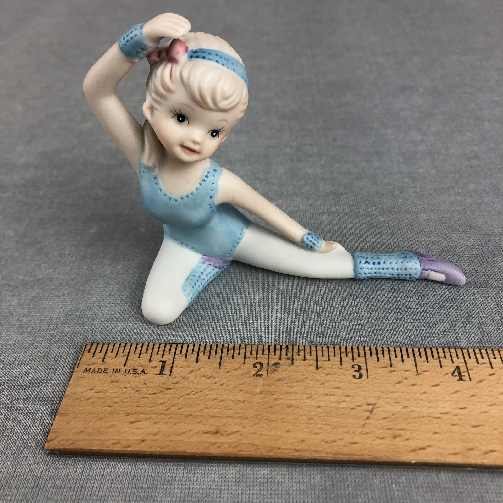 HOMCO Dance Girl Figure set of 2 Ballerina Gymnastics Stretch 70s Porcelain 1406