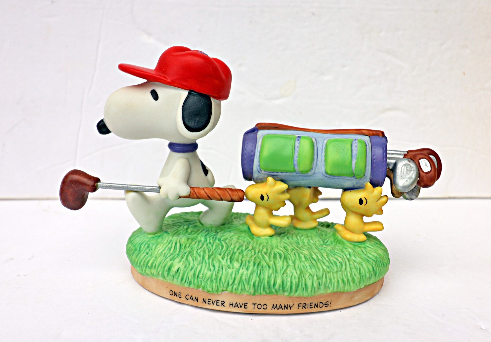 PEANUTS GALLERY – SNOOPY – “ONE CAN NEVER HAVE TOO MANY FRIENDS” FIGURINE – NEW