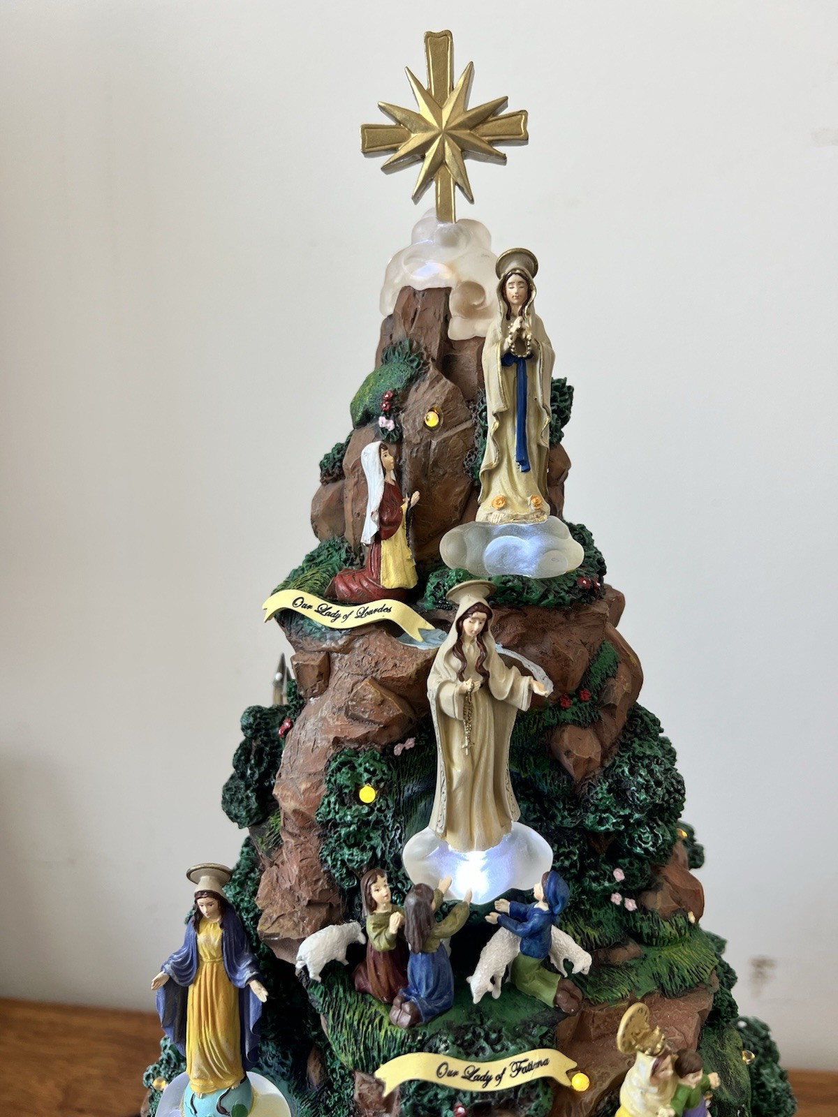 Thomas Kinkade Visions of the Blessed Virgin Mary Illuminated Sculpture Mountain