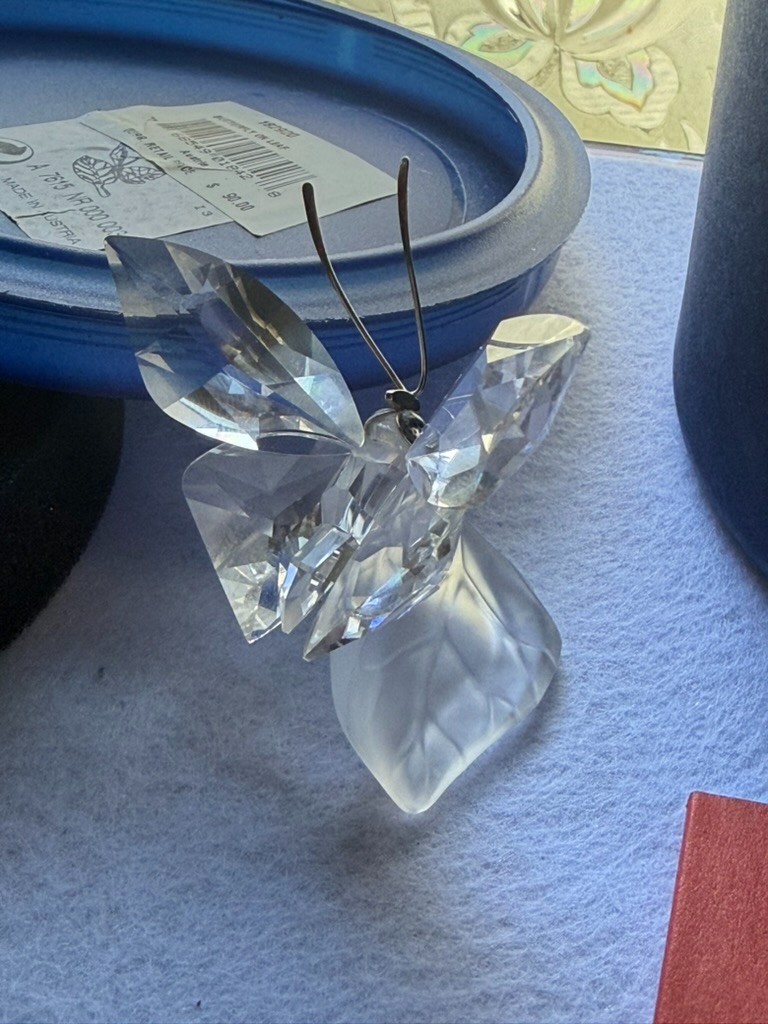 VTG Swarovski Crystal BUTTERFLY ON LEAF Figurine 182920, Made In Austria. IN BOX