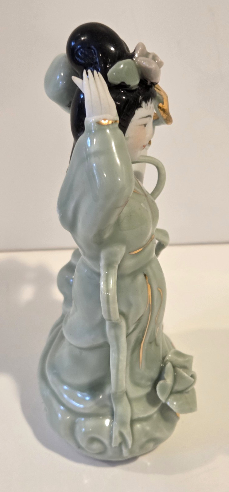 Two Porcelain Figurines Asian Women Flowers Geisha Japanese