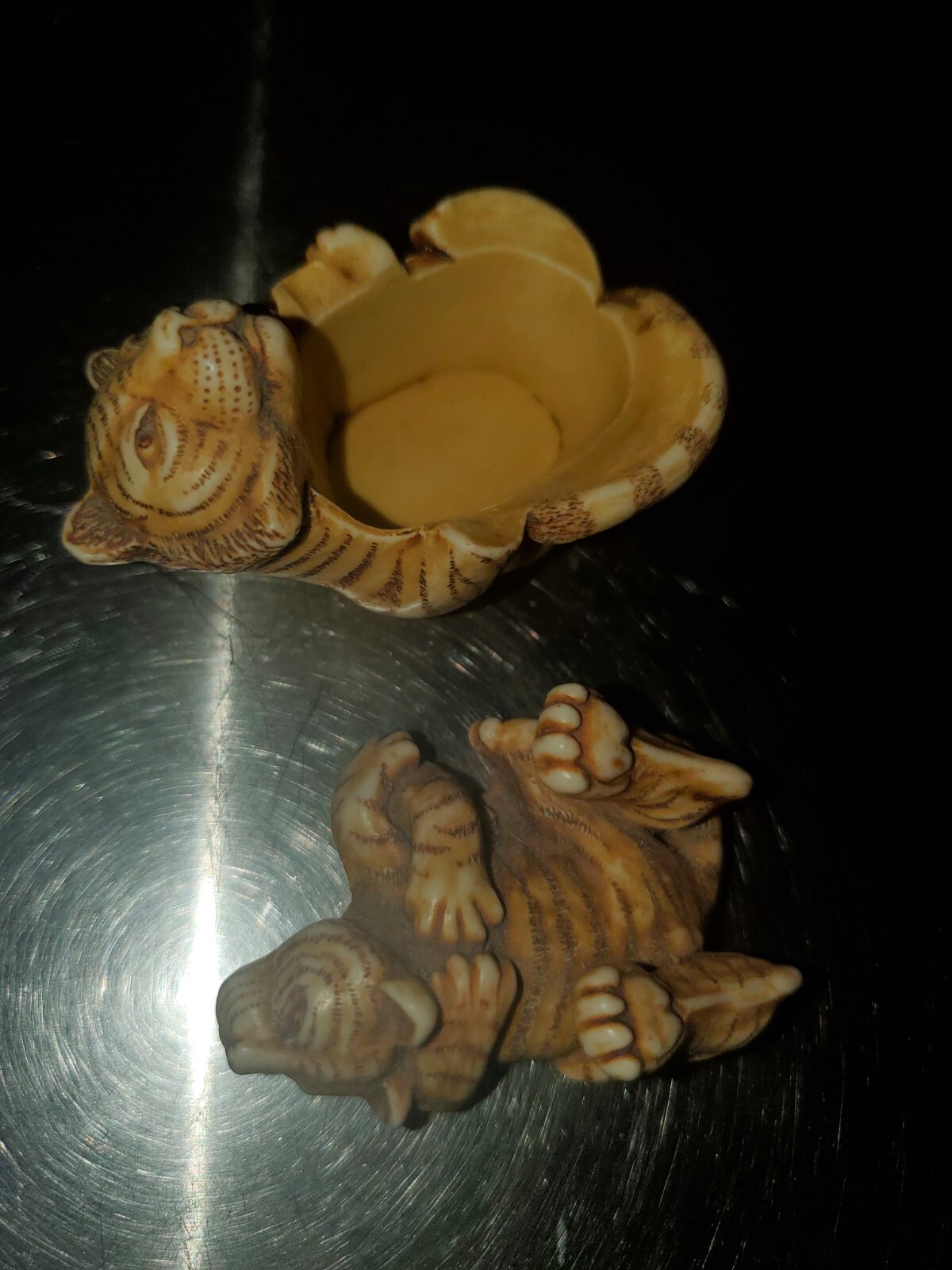 Vintage 1993 Harmony Kingdom “OF THE SAME STRIPE” Tigers Trinket Box Figurine