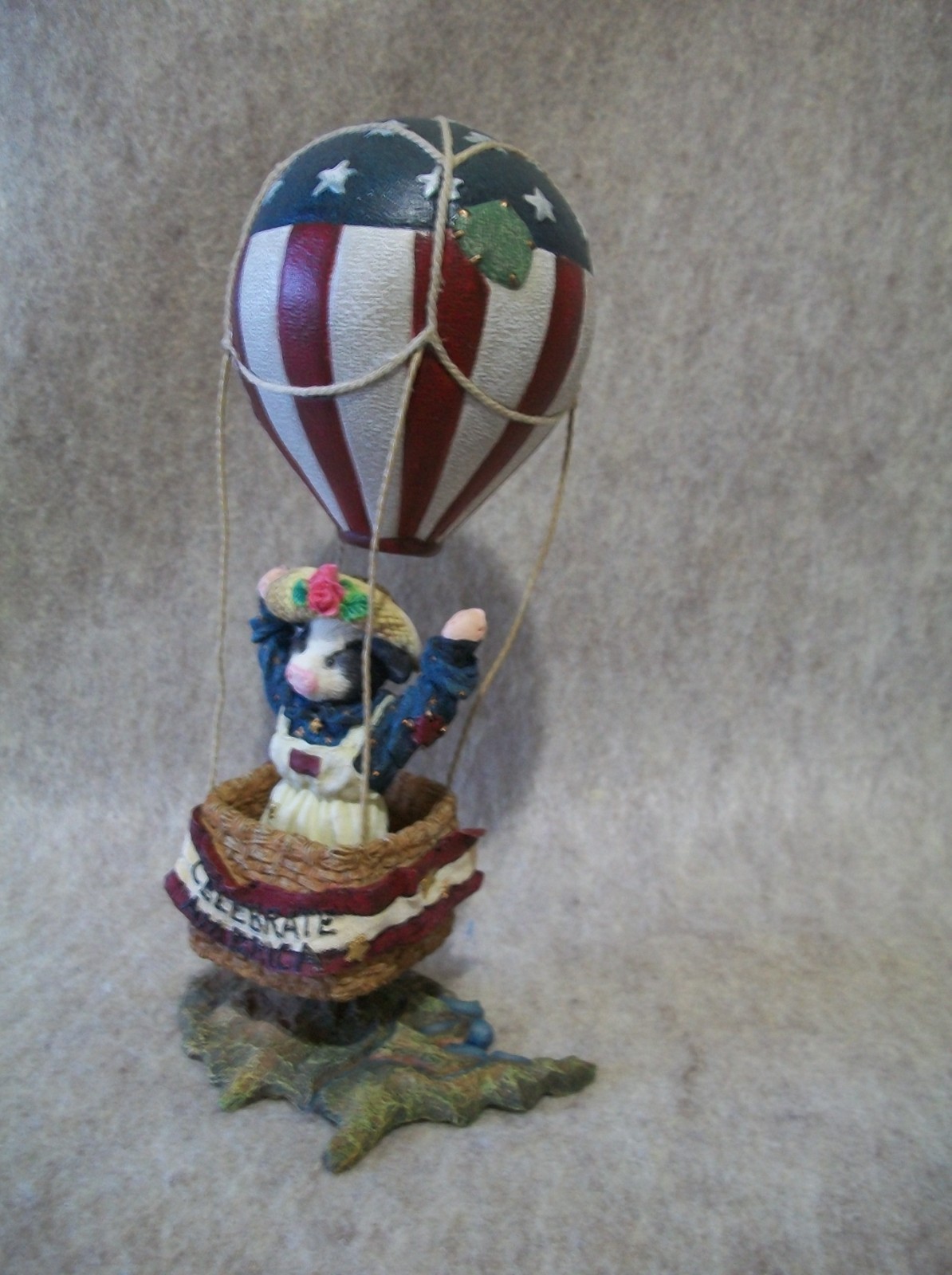 We Celebrate America – Air Balloon – Mary Moo Moo Cow Figurine