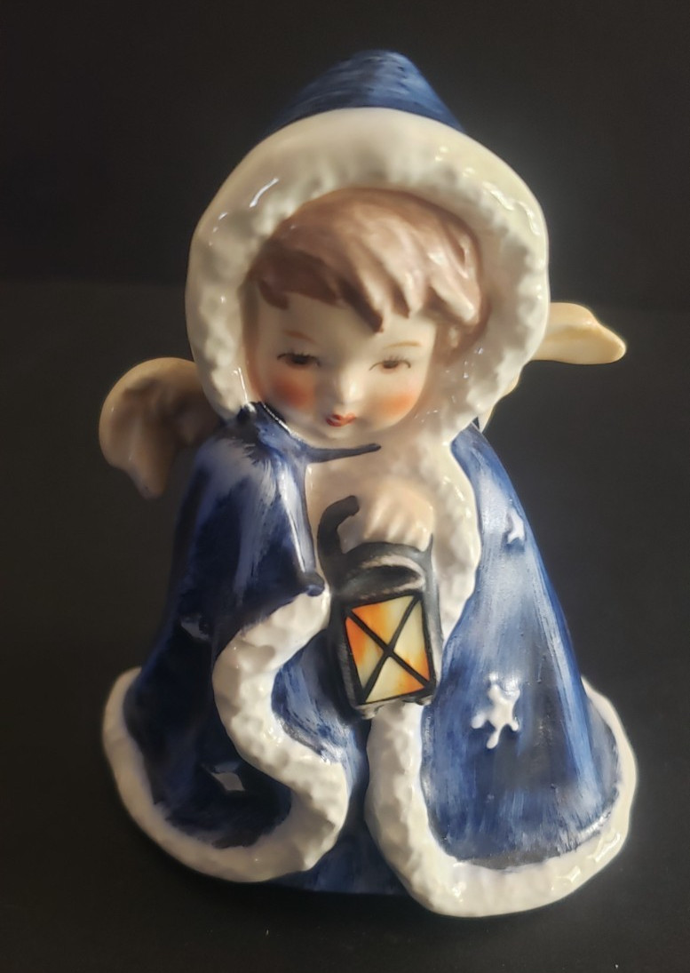 Goebel Hummel Figurine #412 ANGEL w/BLUE CAPE & LANTERN – TMK-4 – 3.5 inch