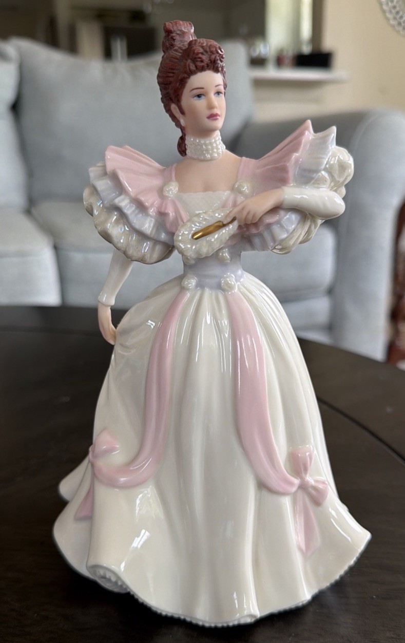 Lenox Ivory “First Waltz” Porcelain Hand Crafted in Malaysia 8.25″ H