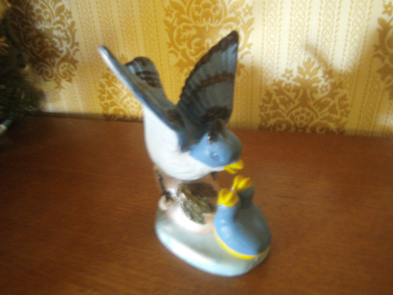 Blue Jay Mamma feeds young chicks hand painted figurine 5 1/2 inches tall Birds