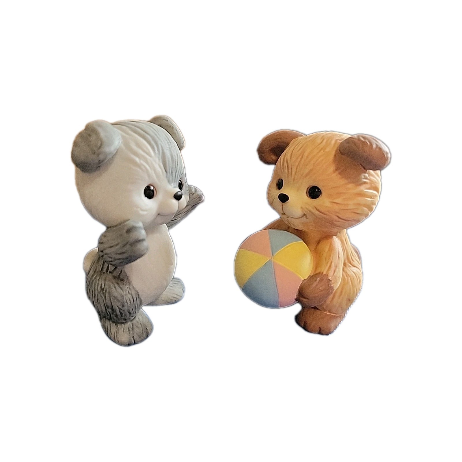 1992 Avon Best Buddies Puppies Playing Ball 2in X 1.25in