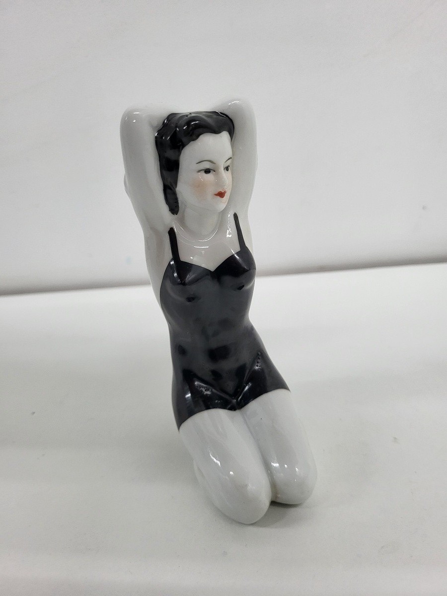 Sexy Art Deco-German Style Art Nouveau Porcela Pin-up Swimmer Figurine