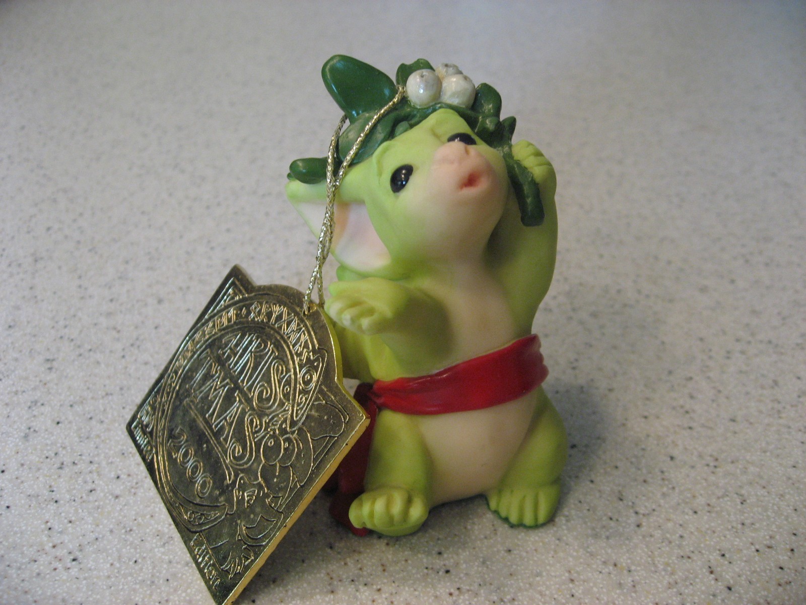 Real Musgrave Pocket Dragons Under the Mistletoe Figurine & Ltd Ornament 2000
