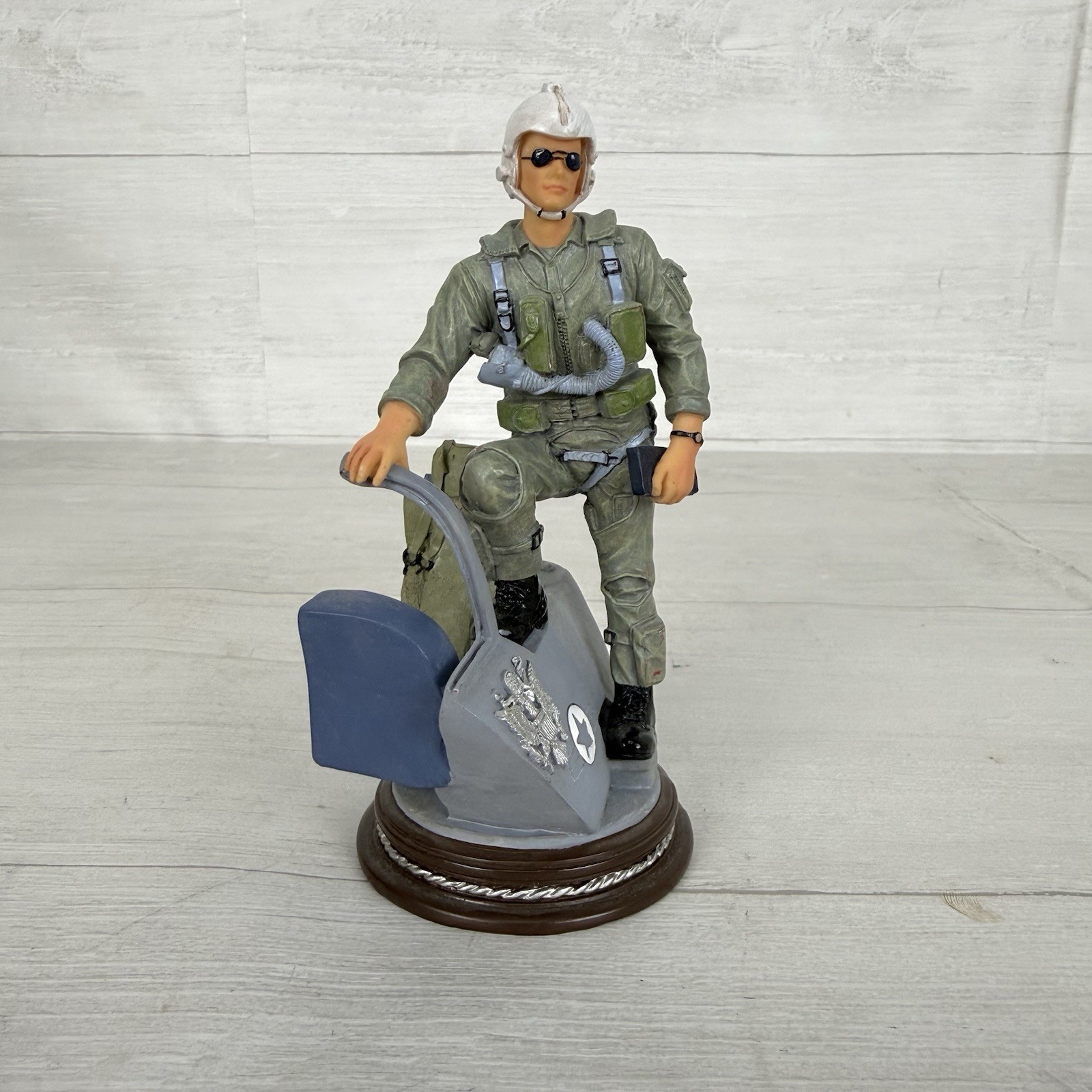 Vanmark American Heroes AH82059 Flight Line 1/1364 Limited Edition Figurine