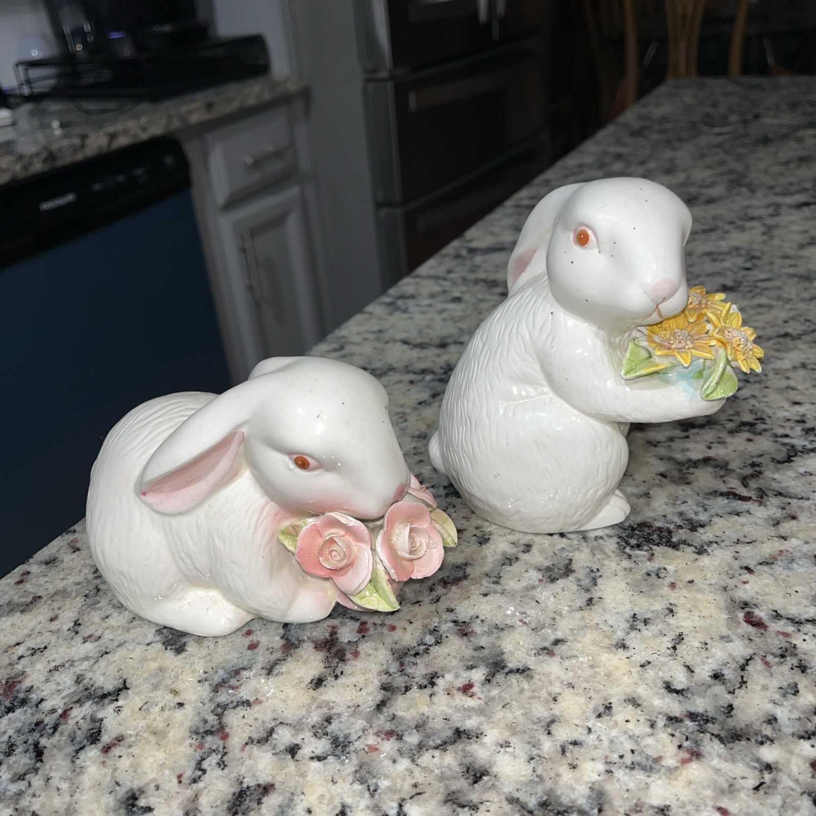 Set Of 2 K’s Collection Bunnies Pink Roses Yellow Sunflowers Pink Tulips