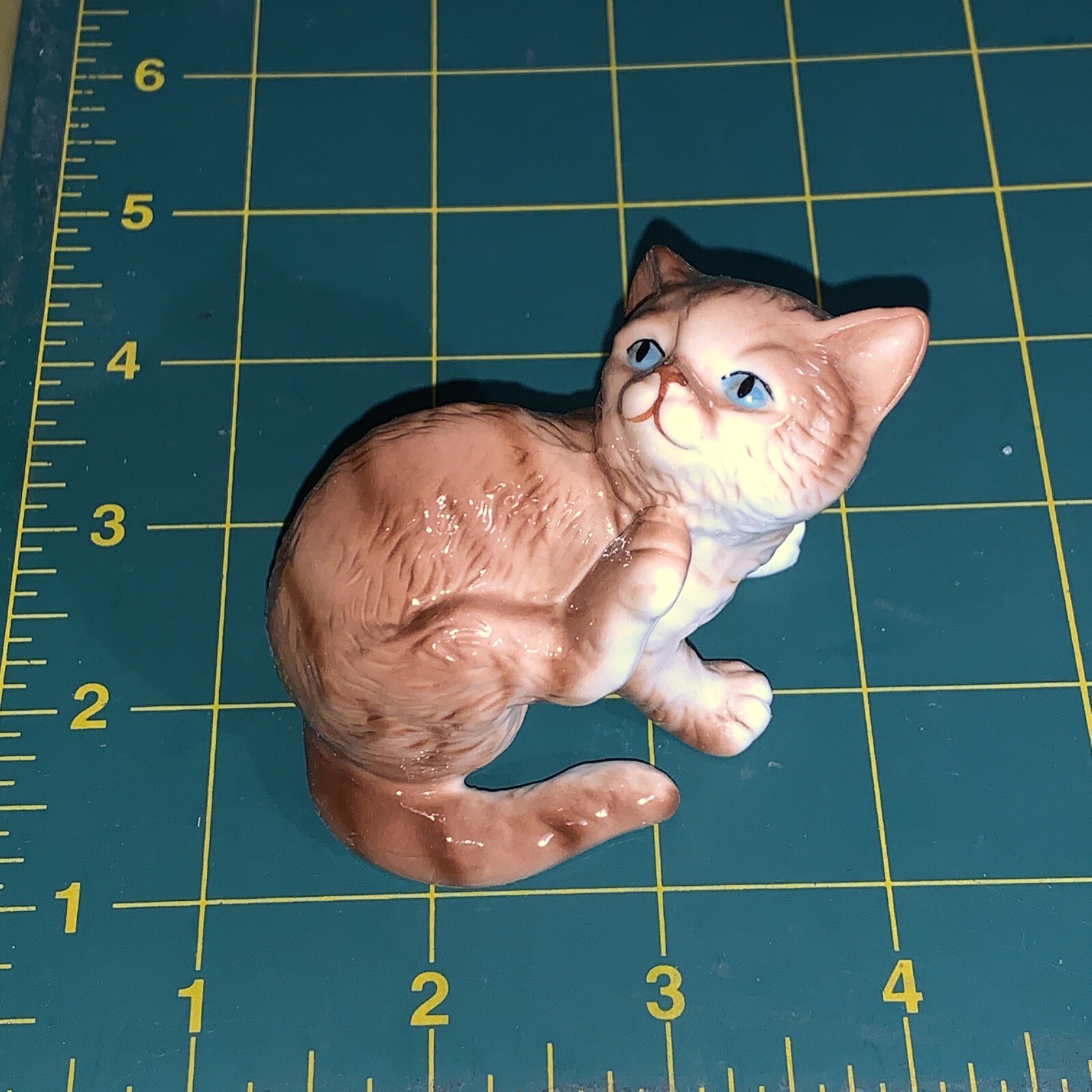Danbury Mint Cats of Character Fine Bone China Figurine Start From Scratch