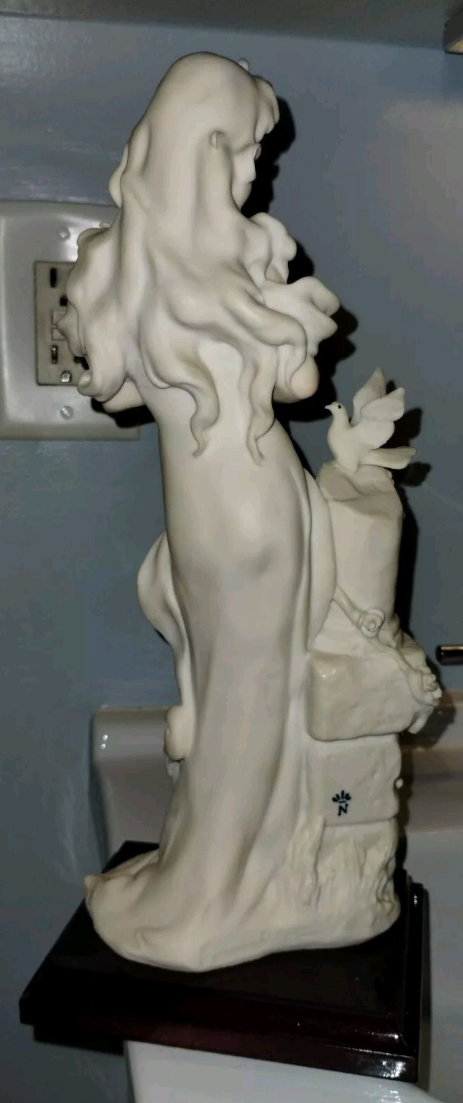 Lady With Doves Giuseppe Armani Figurine 13 Inches Tall