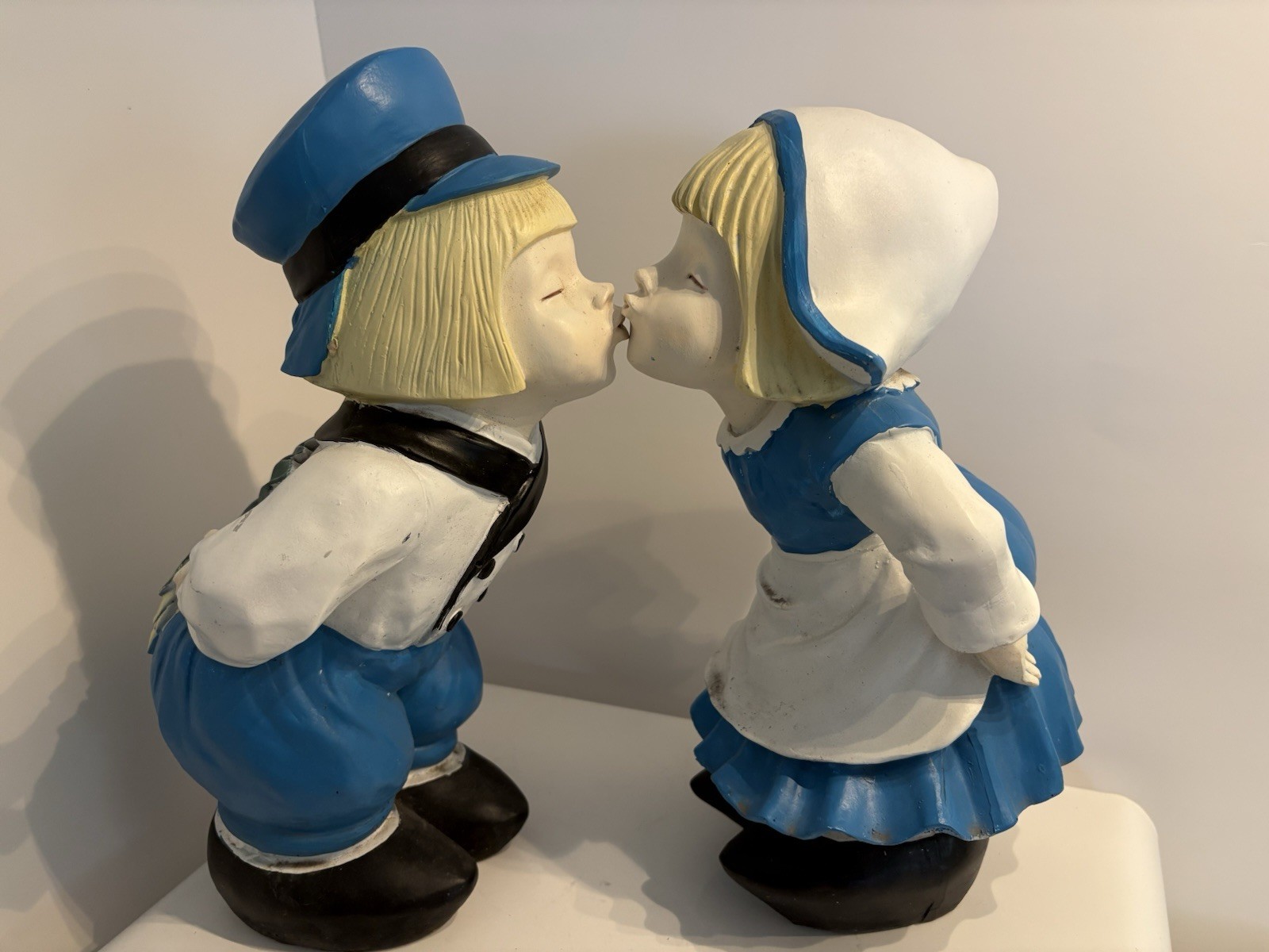 Kissing Dutch Couple Statues Set of 2 Boy and Girl Lightweight Resin 13.5”X7”