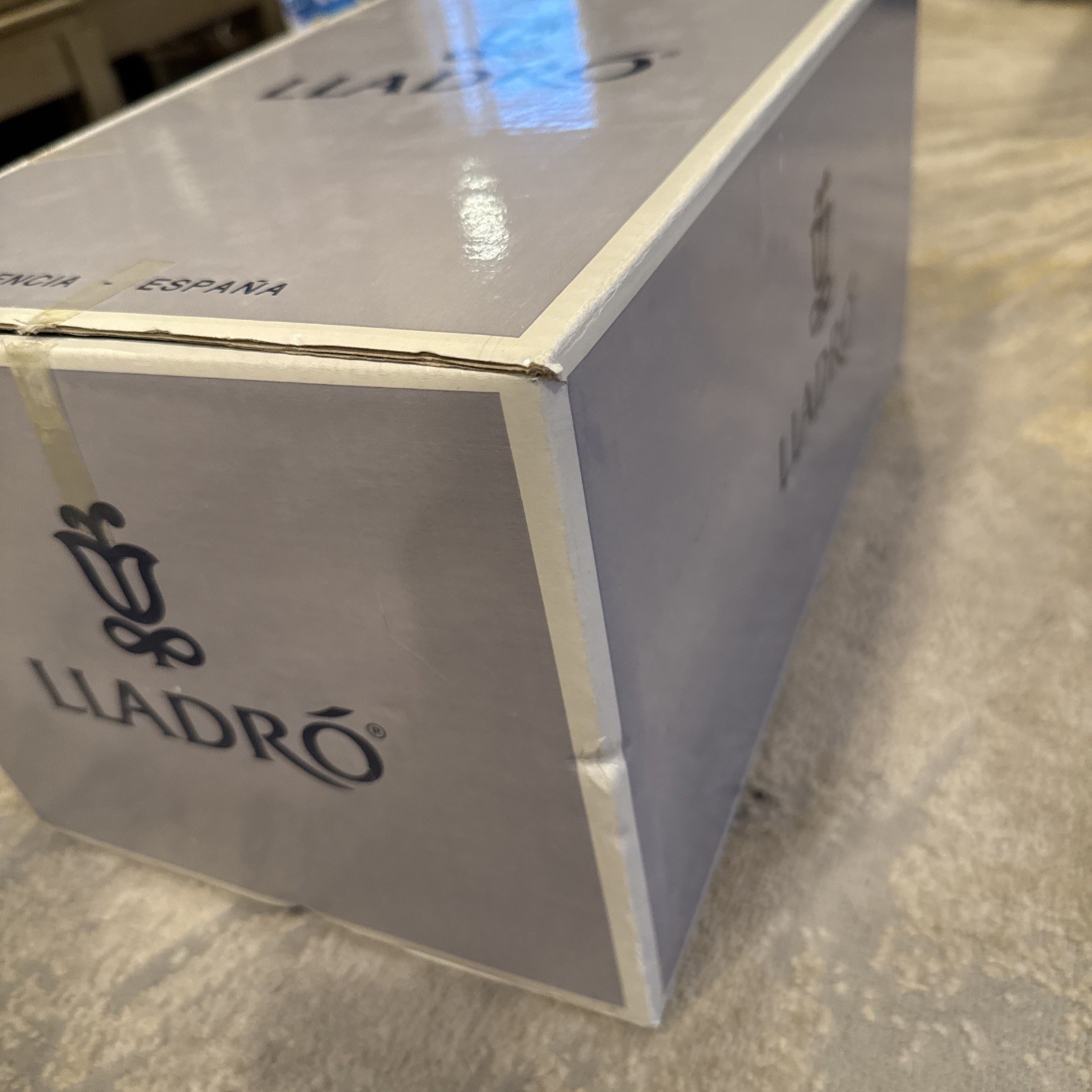 Lladro “Sweet Verses” Delicados Versos 06448 in Original box Excellent Shape