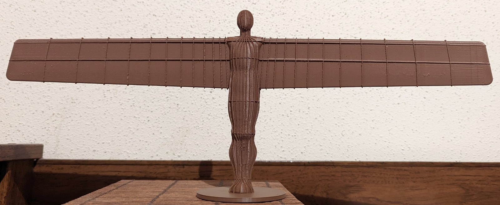SCULPTURE DISPLAY SOUVENIR MODEL – ANGEL OF THE NORTH – BRITISH UK MONUMENT ART