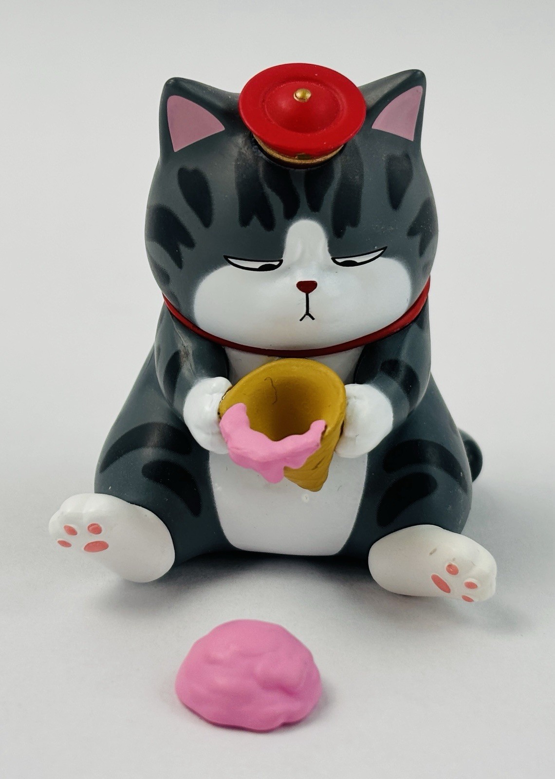 52Toys Wuhuang (Cat) Wanshui Daily Life Series 3 Mini Figure Cat With Ice Cream
