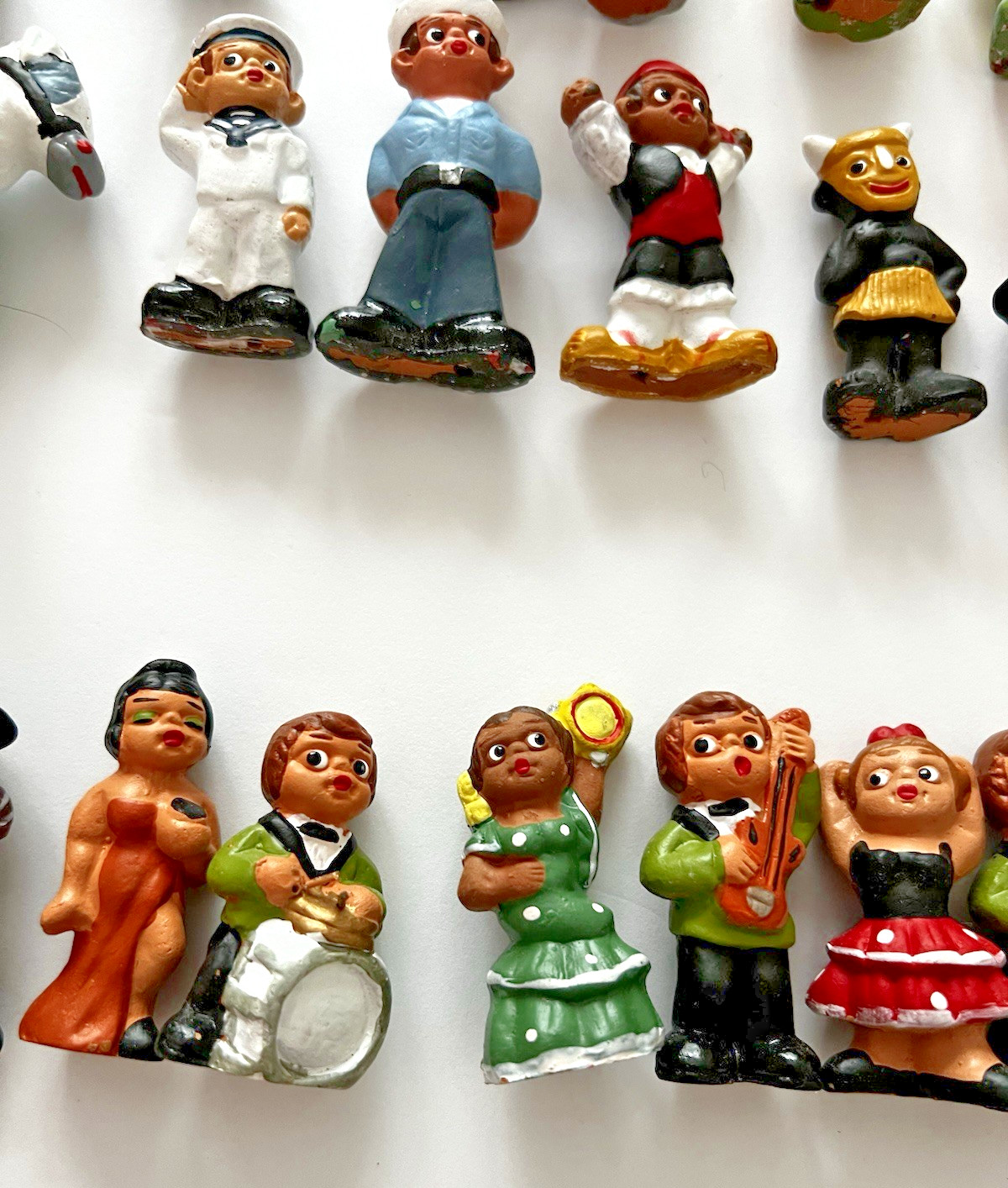 Spanish Mud People African Figurine Terracotta Vintage Folk Art 38 Pieces Box