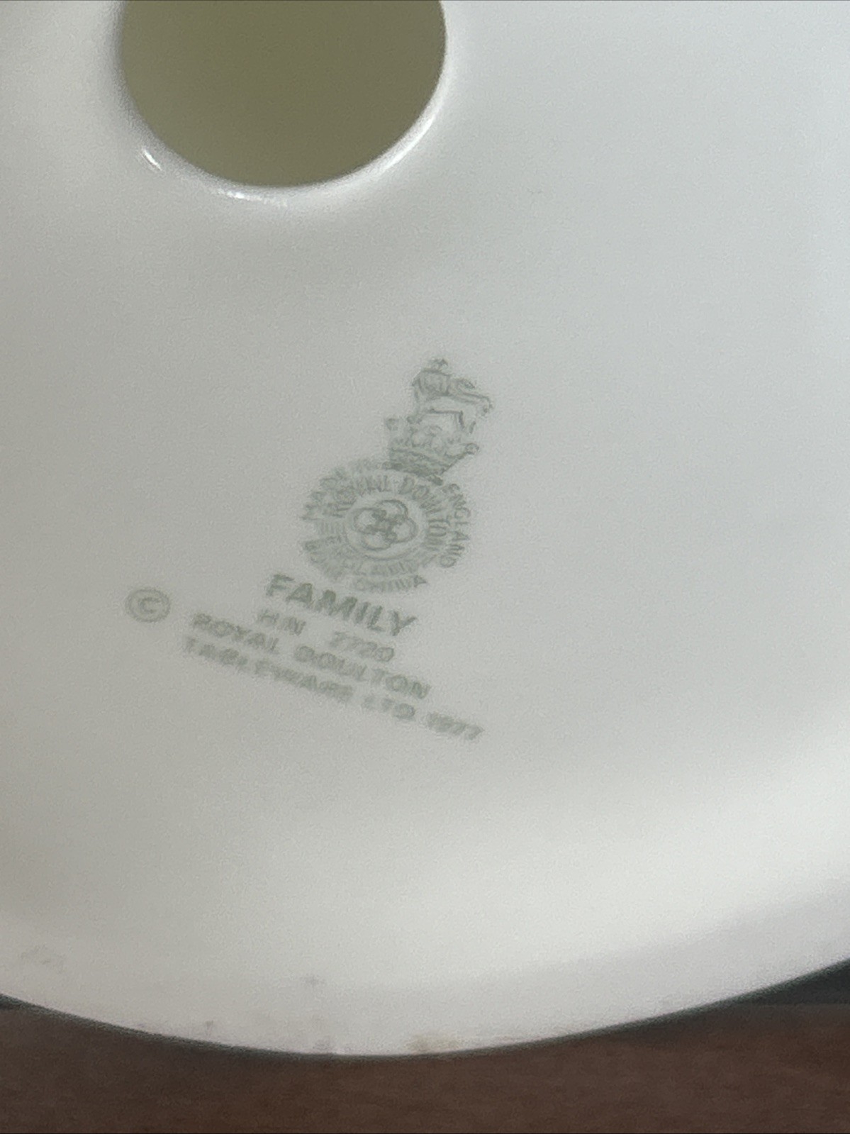 Royal Doulton FAMILY Mother Father Child, HN 2720 1977 White Bone China 12” Tall
