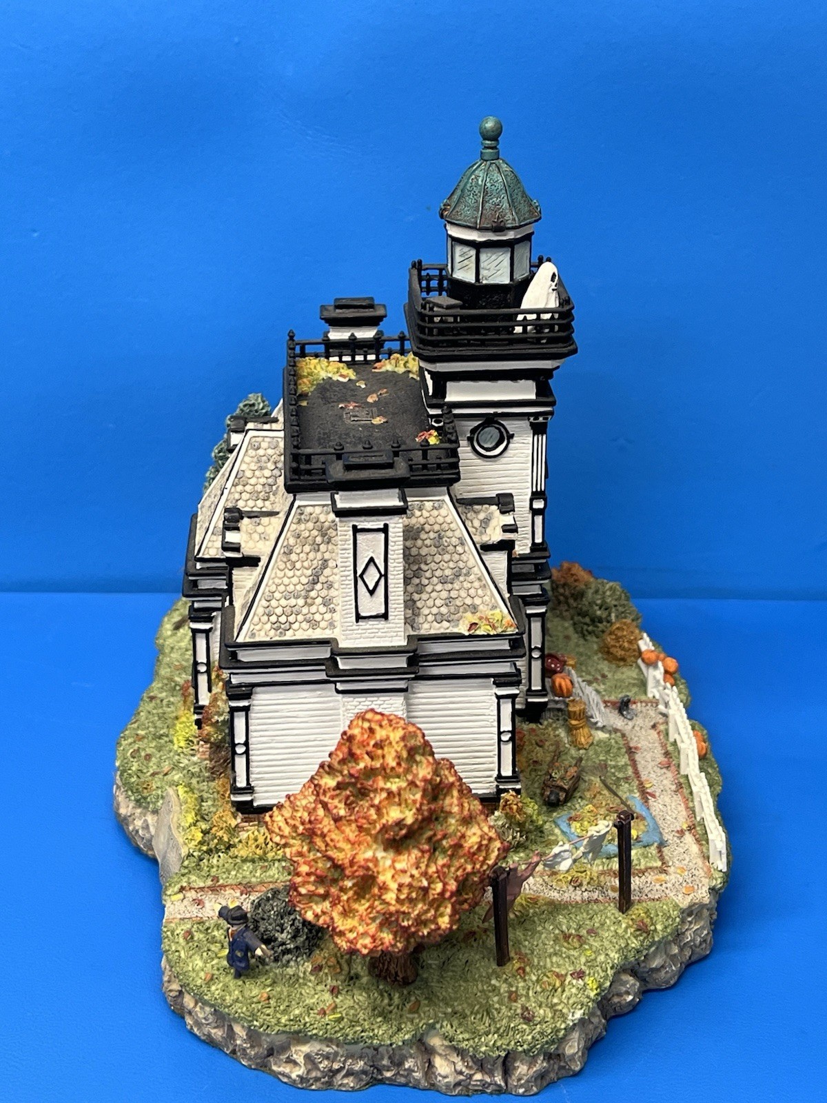 Harbour Lights Lighthouse Fall At Fort Tompkins New York #656 W/box Signed