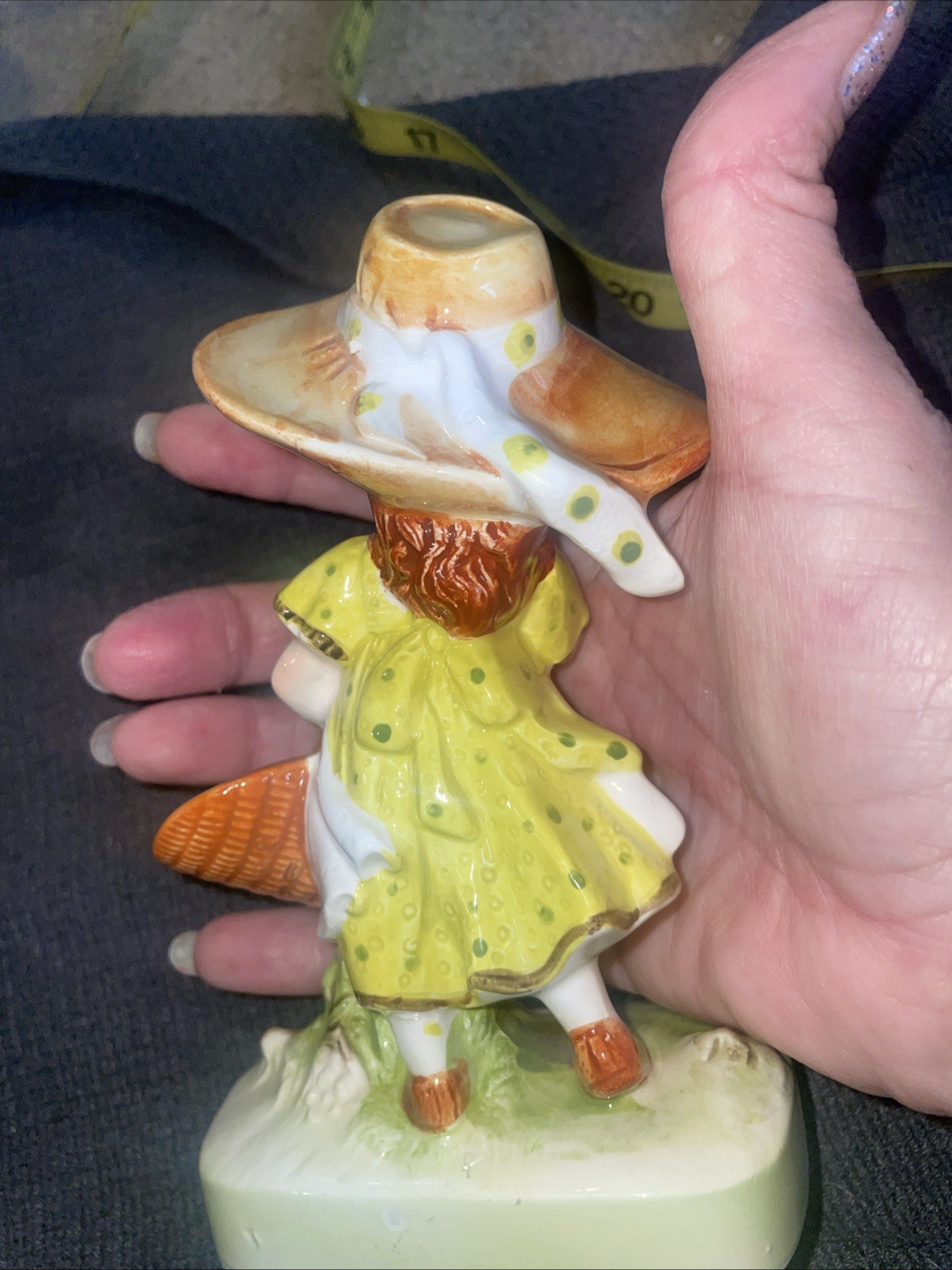 1971 AMERICAN GREETING FIGURINE GIRL HOLDING BASKET OF FLOWERS I LOVE YOU SAYING