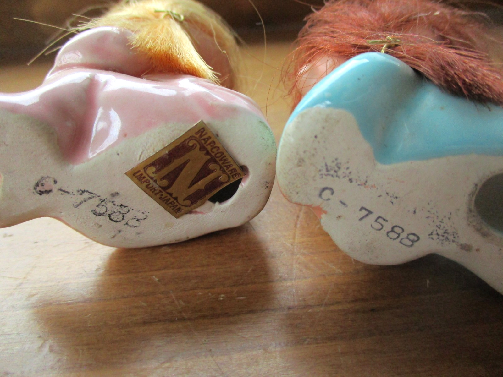 2 NAPCOWARE NAPCO JAPAN PEEK A BOO BUTT HAIR-BOW CERAMIC FIGURINES C-7588