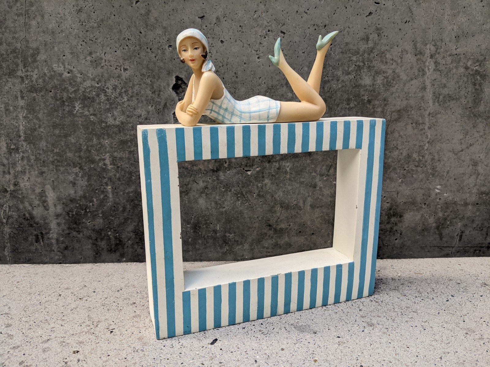 Retro Bathing Beauty Roaring 20’s Style Figurine Sunbathing – Glass backed Frame