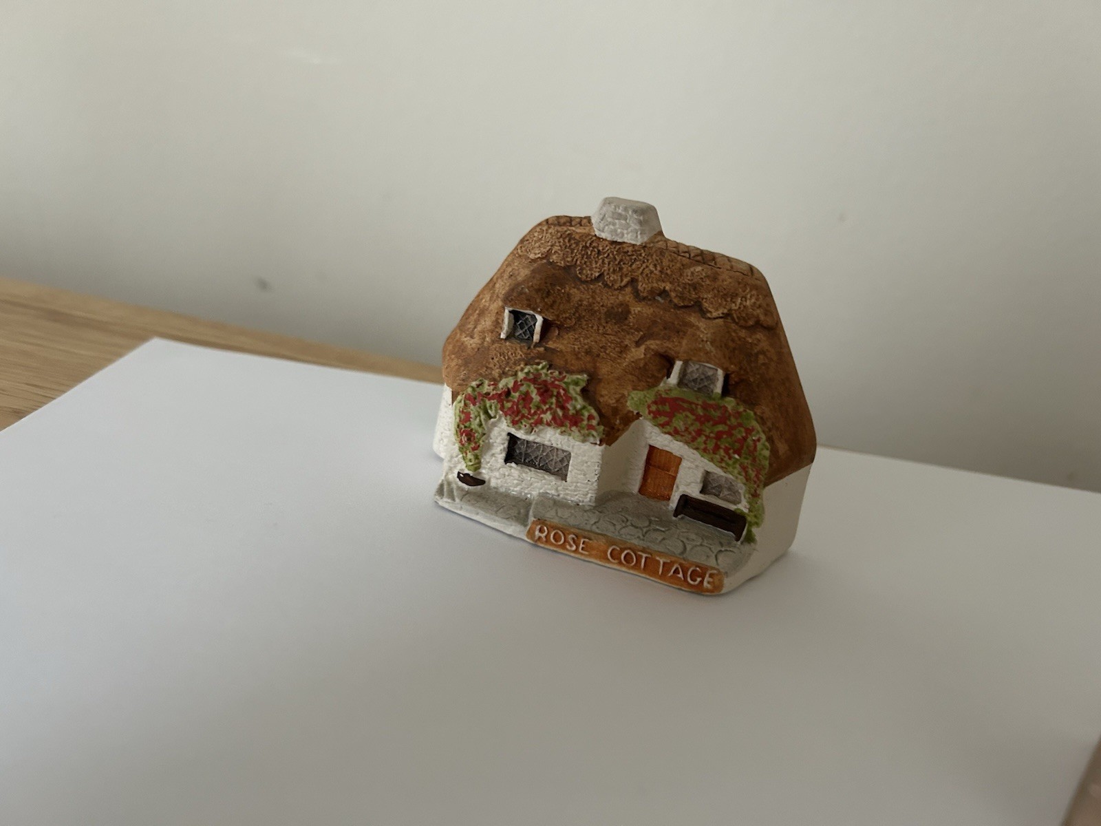 Philip Laureston House Figurine – Rose Cottage