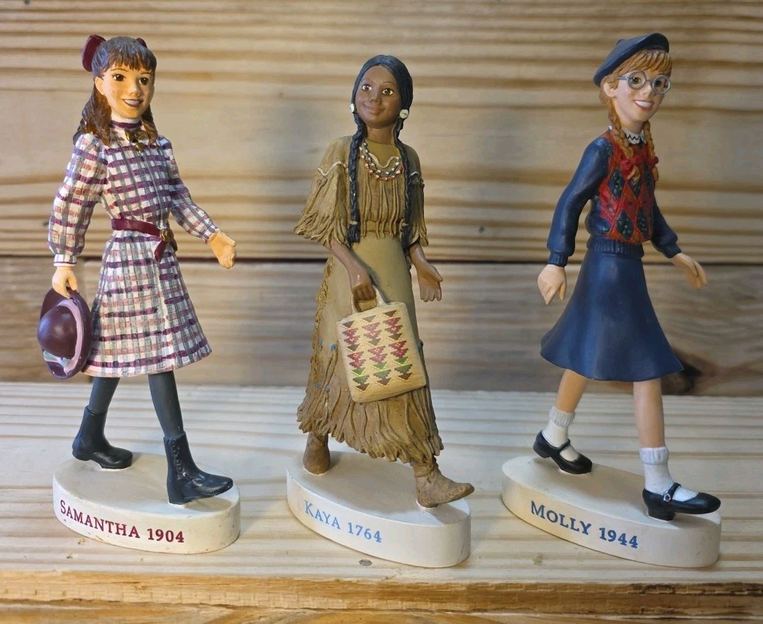 Pleasant Company Molly 1944 – Kaya 1764 – Samantha 1904 Hallmark American Girl