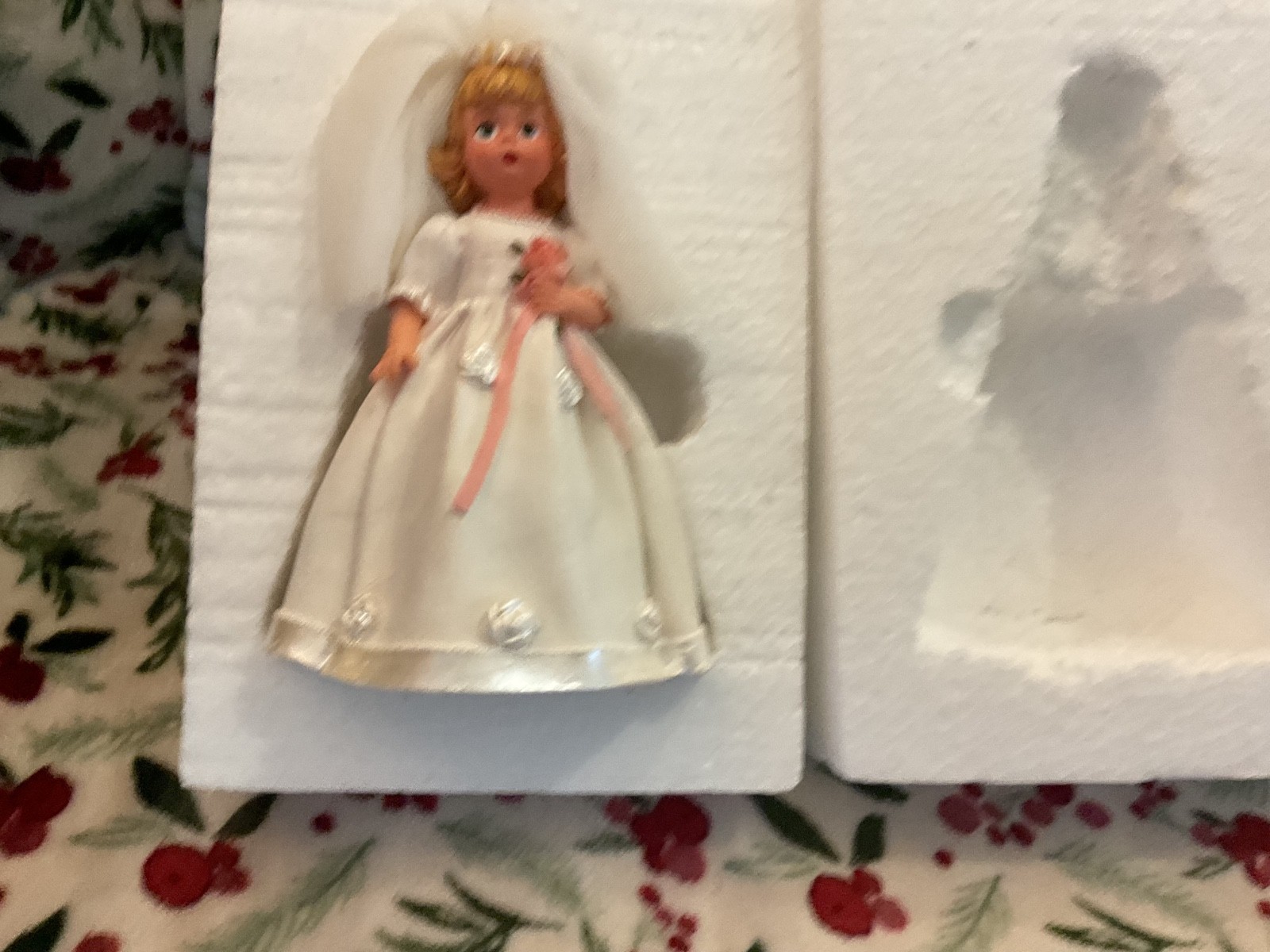 Madame Alexander Classic Collectibles Bride Wedding Figurine White/Pink Boxed