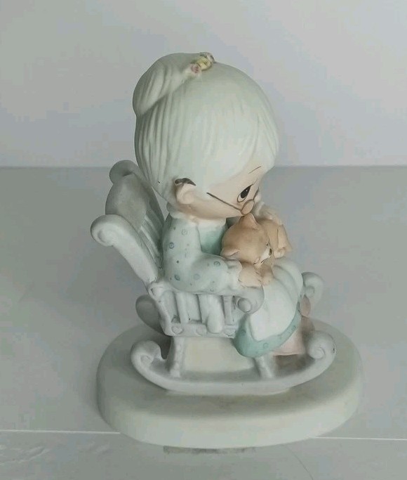 1979 “The Purr-Fect Grandma” Precious Moment No Box