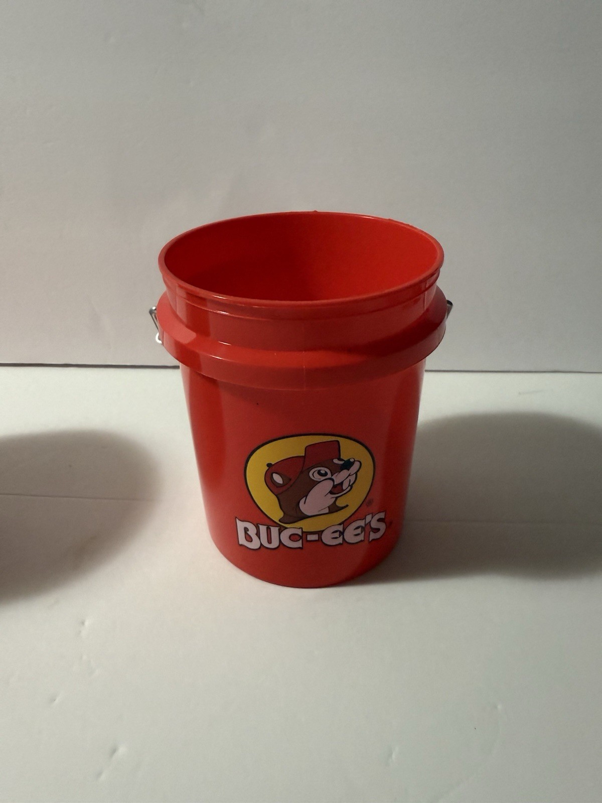 BRAND NEW Lot of 3 Buc-ees Bucees Mini Buckets 4” Tall Two With Lids