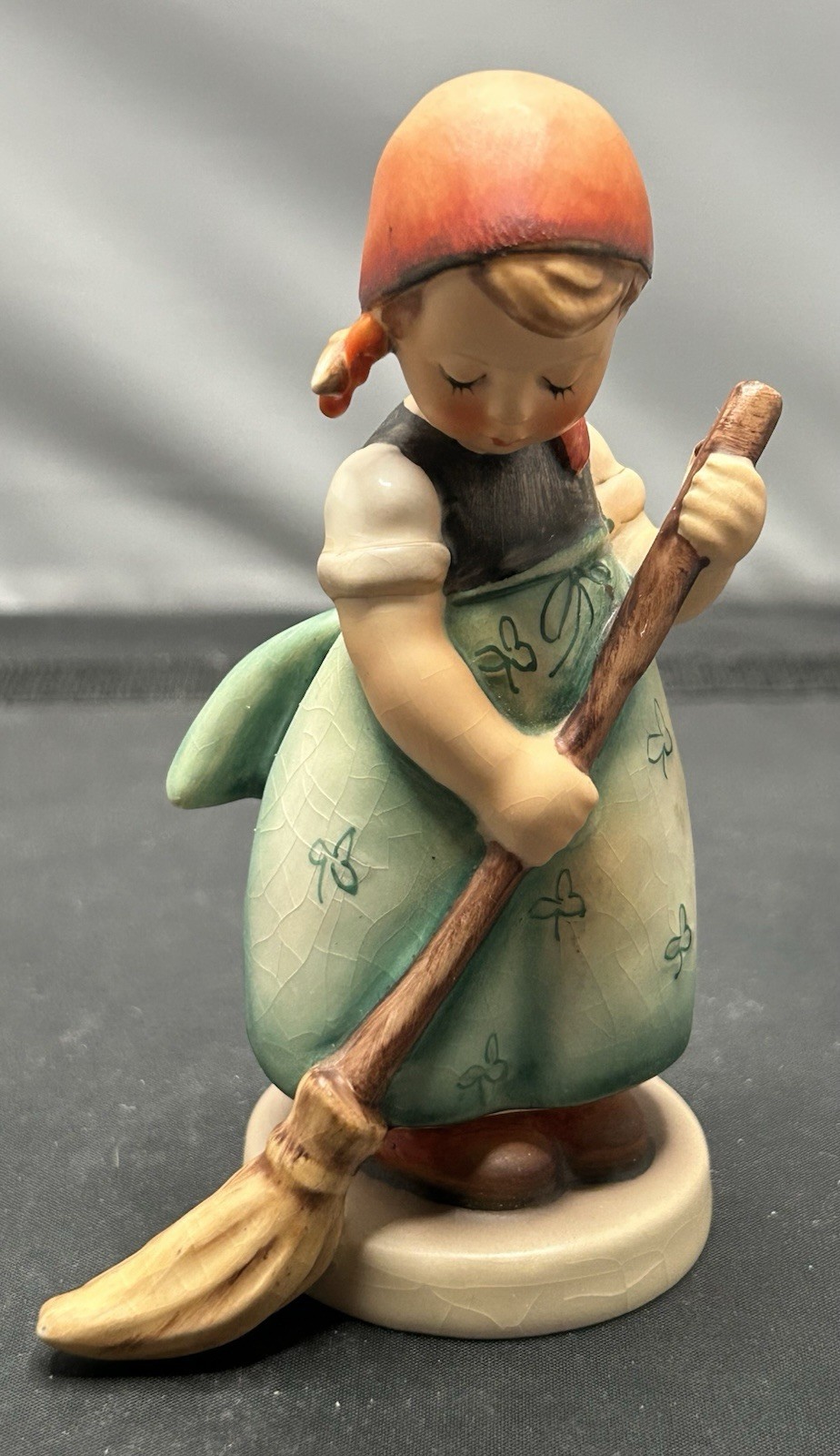 Vintage Goebel M.I. Hummel Figurine #171 “Little Sweeper” TMK-3 West Germany
