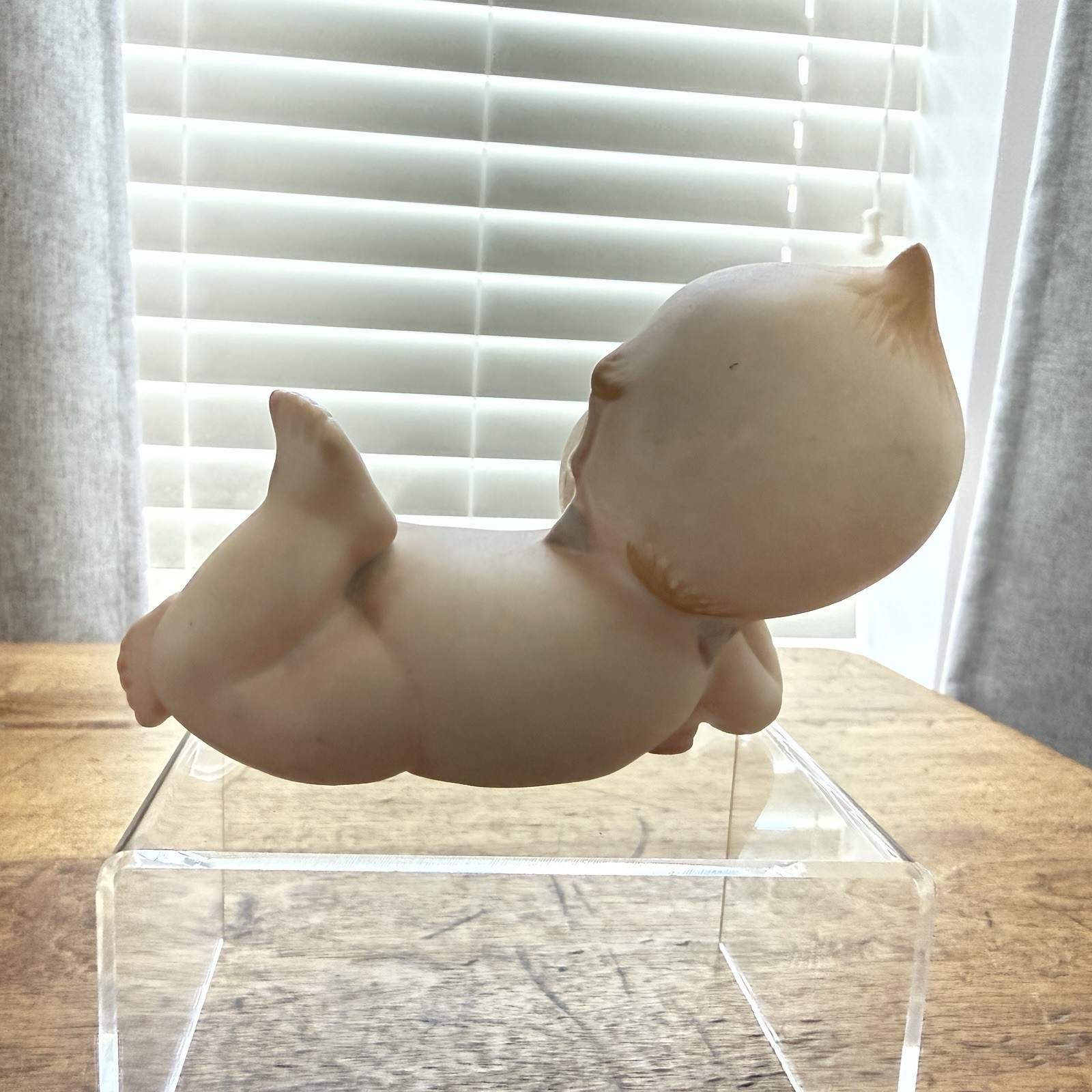 Vintage Lefton Piano Babies Figurine Trio Frowning Winking Sucking Thumb KW228