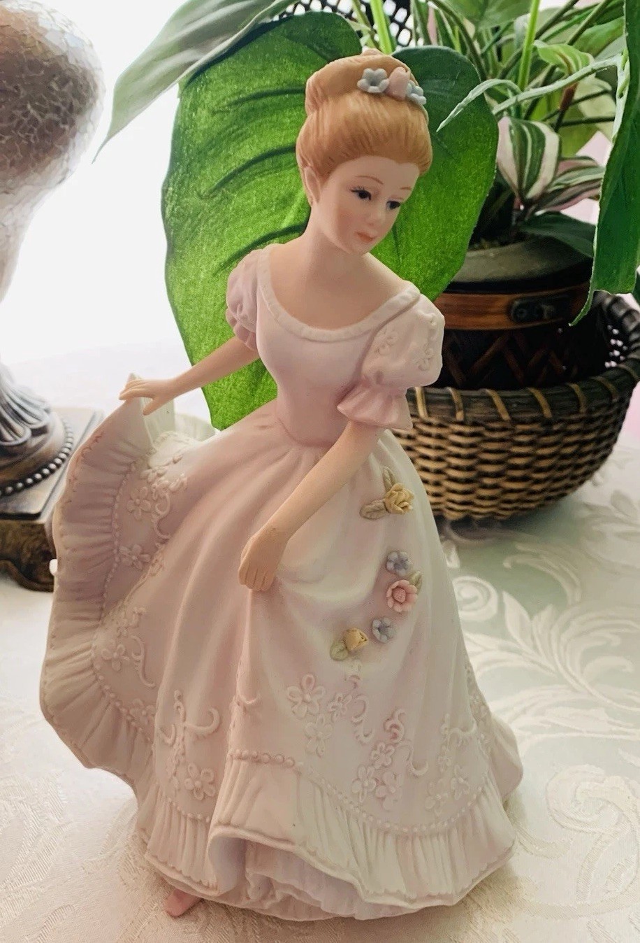 VTG Masterpiece Victorian Lady Caroline Porcelain With Her Tags Collectible Mint