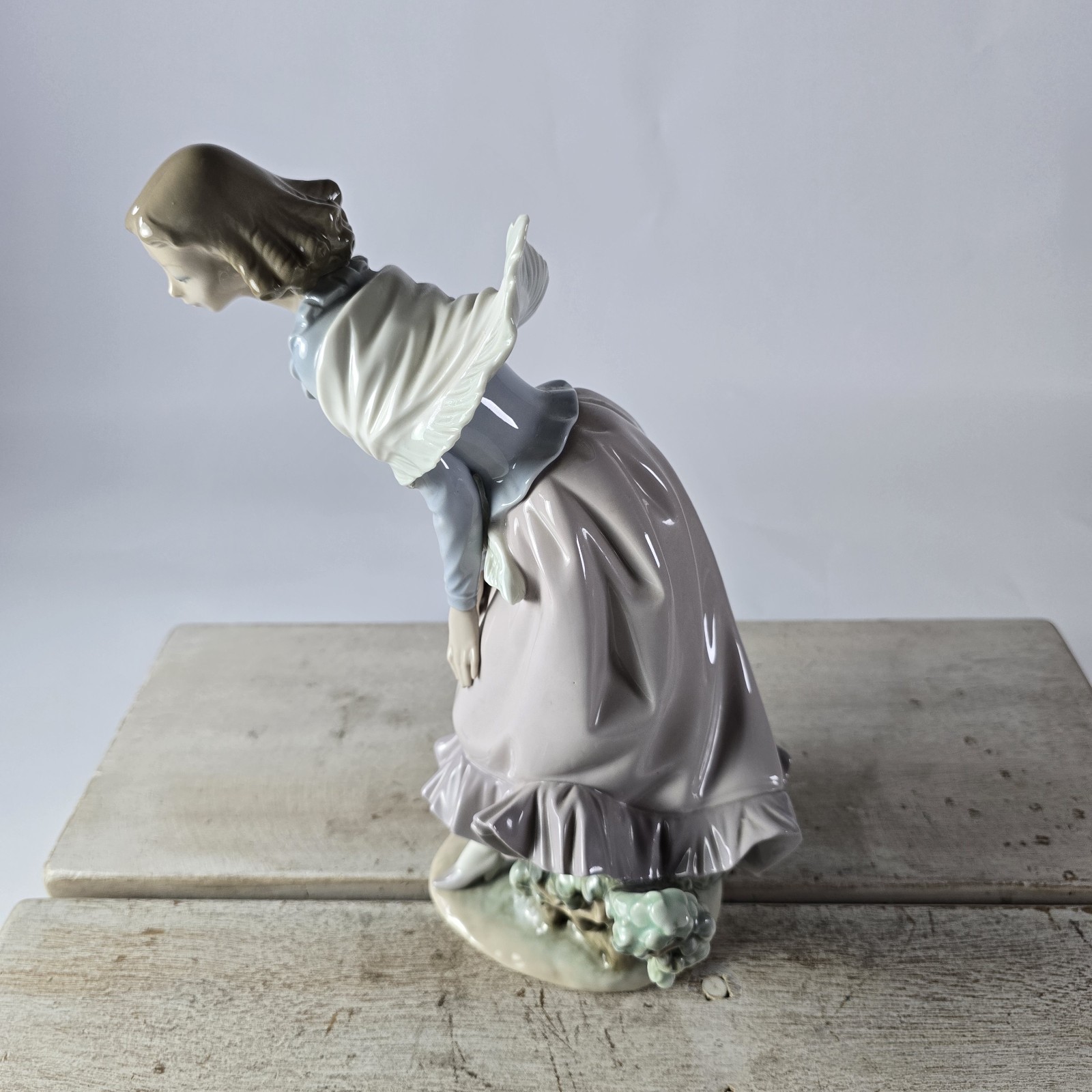 Rare Large Lladro 5061 March Winds – Excellent Condition