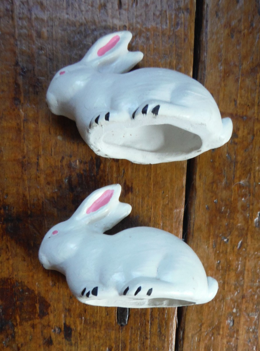 Vintage Ceramic Hand-Painted Easter Bunny Rabbits (pair) Approx. 2.5″ size – EUC