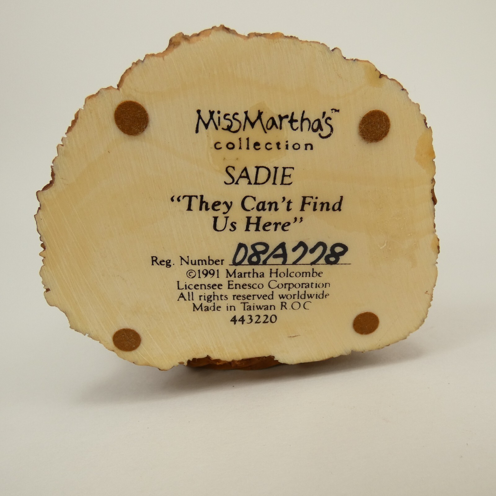 1991 Martha’s Collection SADIE They Can’t Find Us Here Figurine 443220 JDJB1