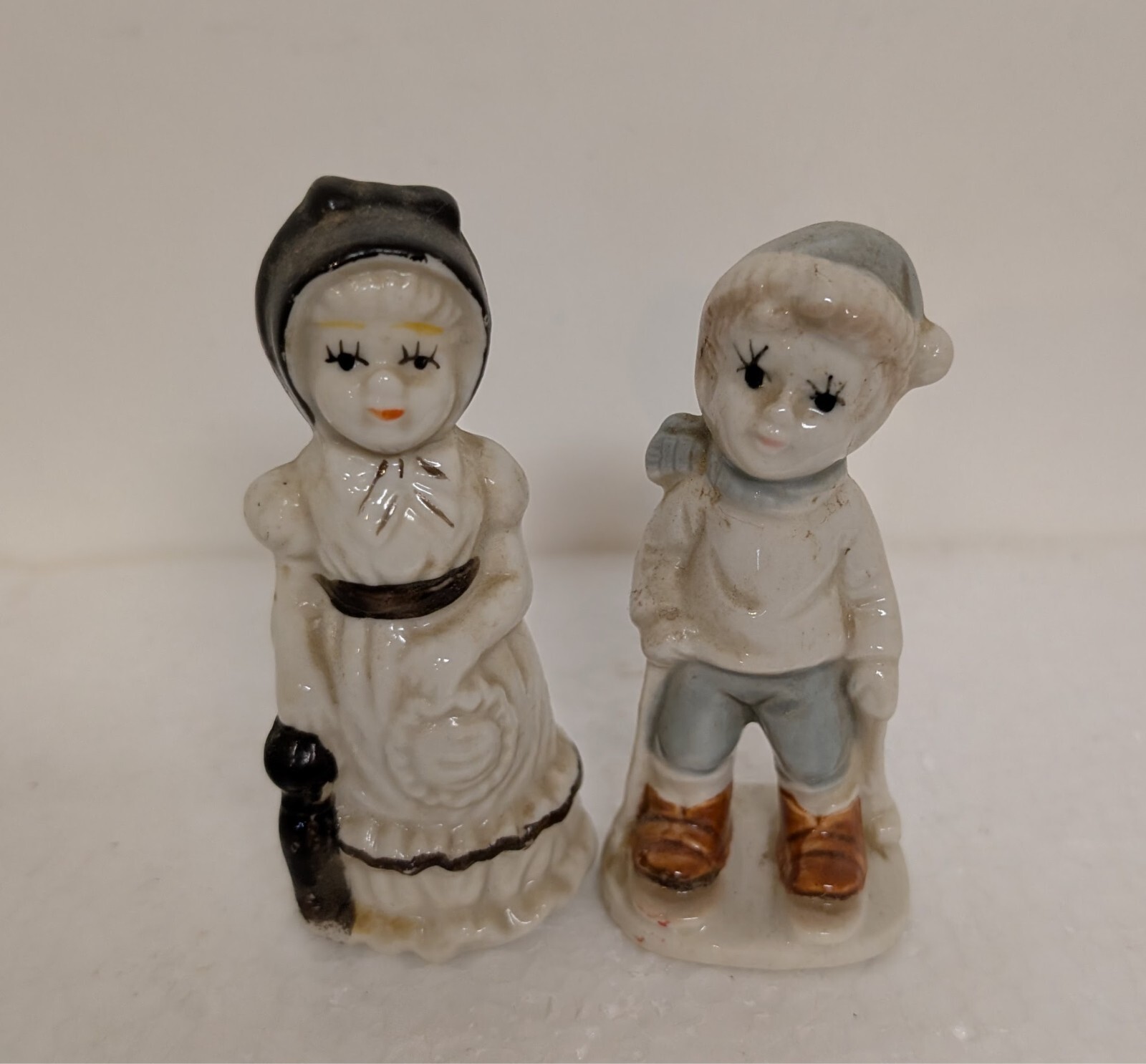 Vintage Antique 3.75in porcelain boy and girl figurines decorative collectible