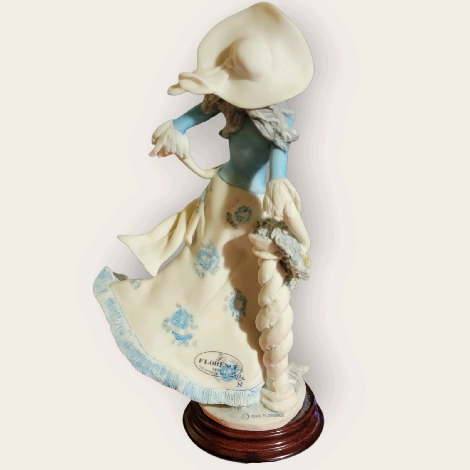 Giuseppe Armani Florence Capodimonte Figurine Lady Jane 0390C Italy Statuette