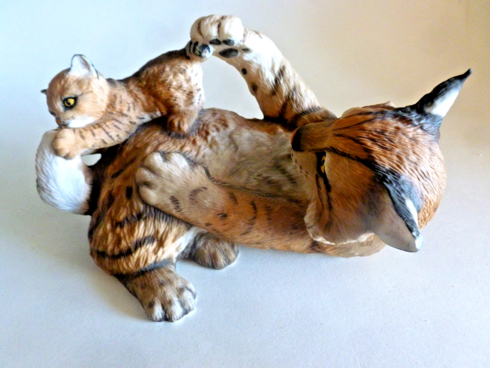 Vtg 1984 National Wildlife Federation ” Playful Morning” Lynx & Cub Figurine