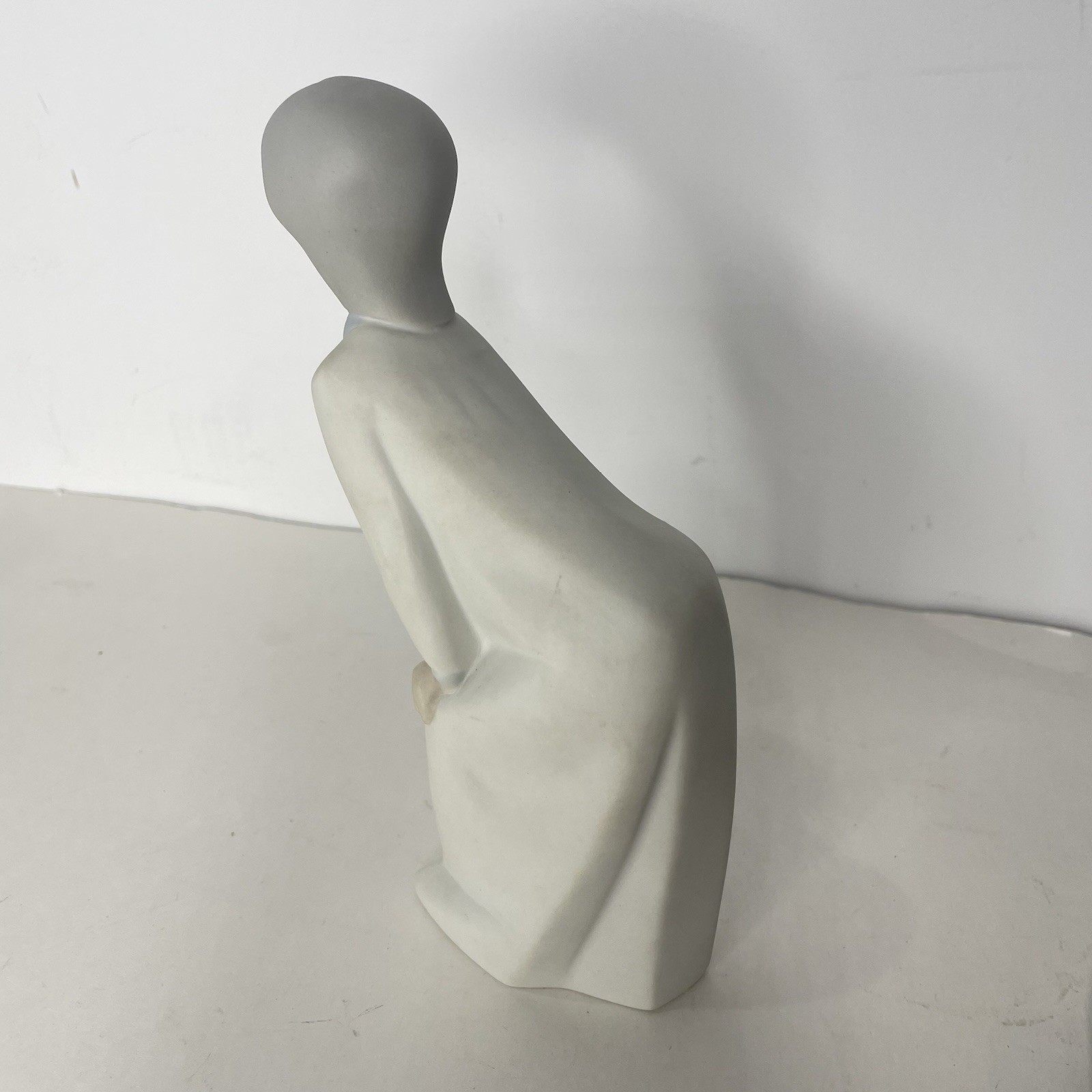Vintage Lladro Girl Kissing Figurine 4873 Matte Glaze 7.5” Retired