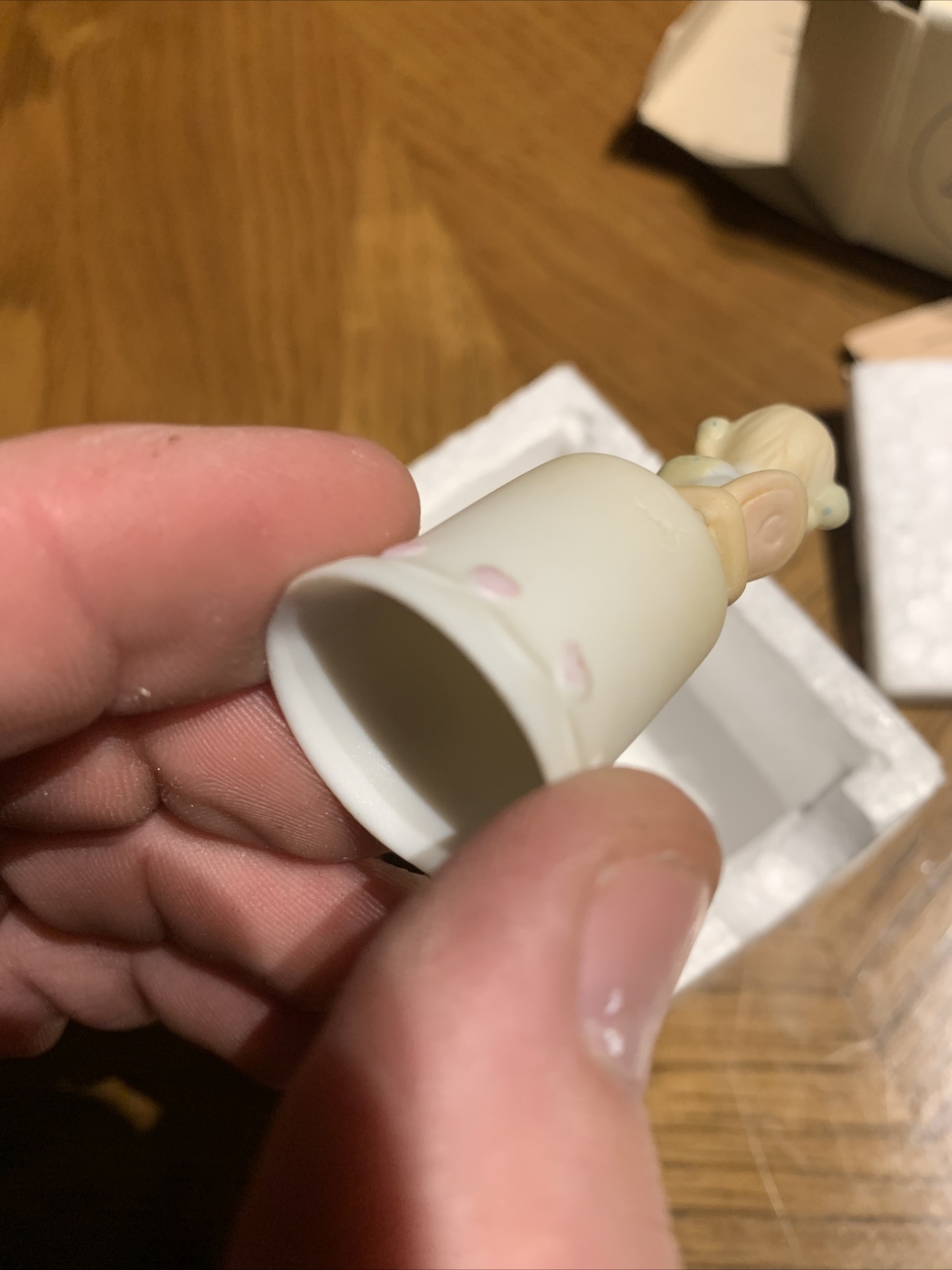 Precious Moments Thimble 1984 MOTHER SEW DEAR – EXC Condition #13293 Enesco