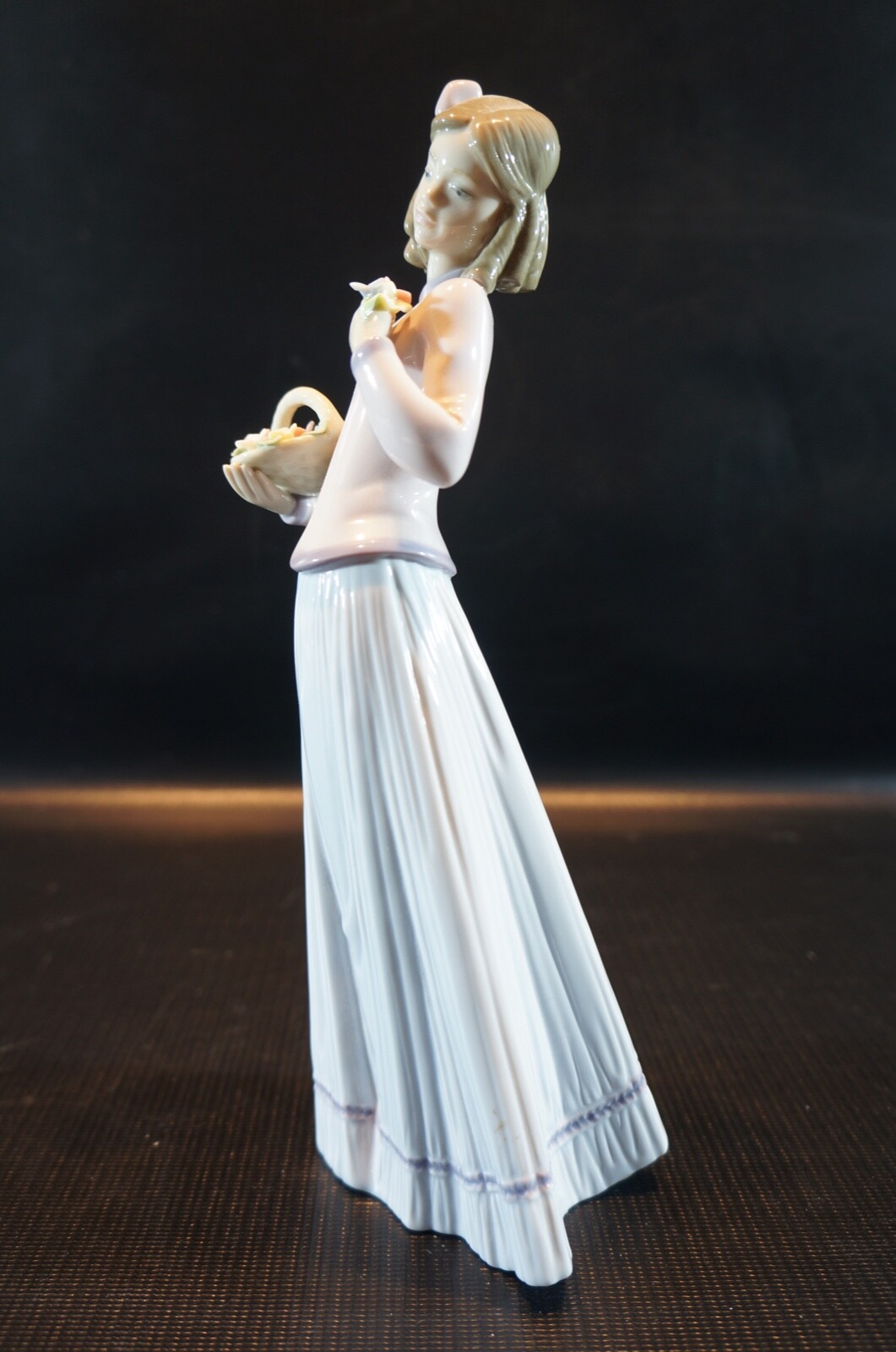 Lladro # 7644 INNOCENCE IN BLOOM Figurine With Original Box / Retired 1996