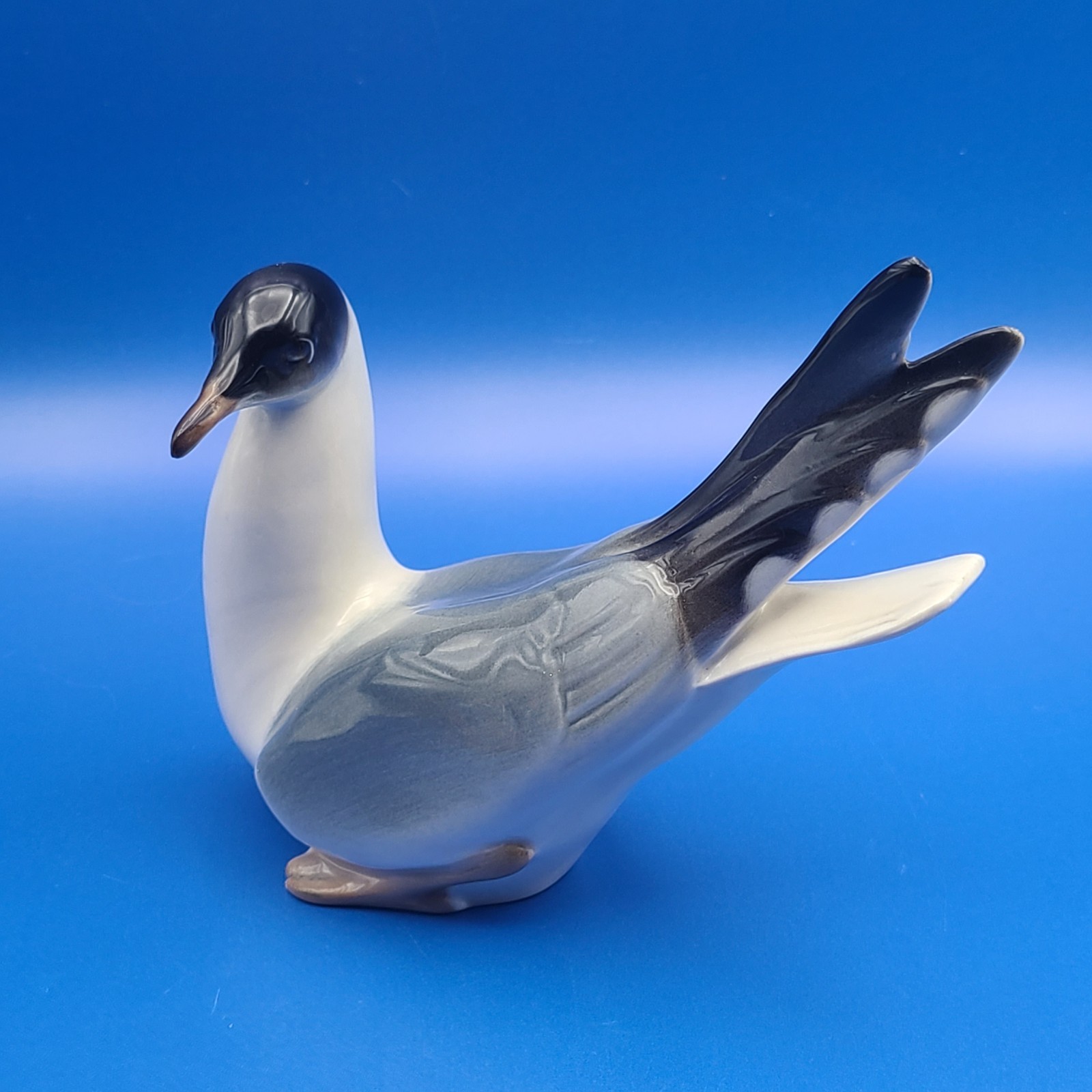 Lomonosov Russia Vintage Black Headed Gull Seagull Figurine 5.25″ H FREE SHIP