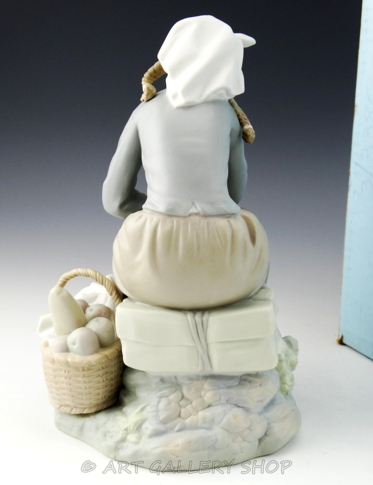 Lladro Figurine DAYDREAMING GIRL WITH DOLL & BASKET #1211 Matte Mint w/ Box