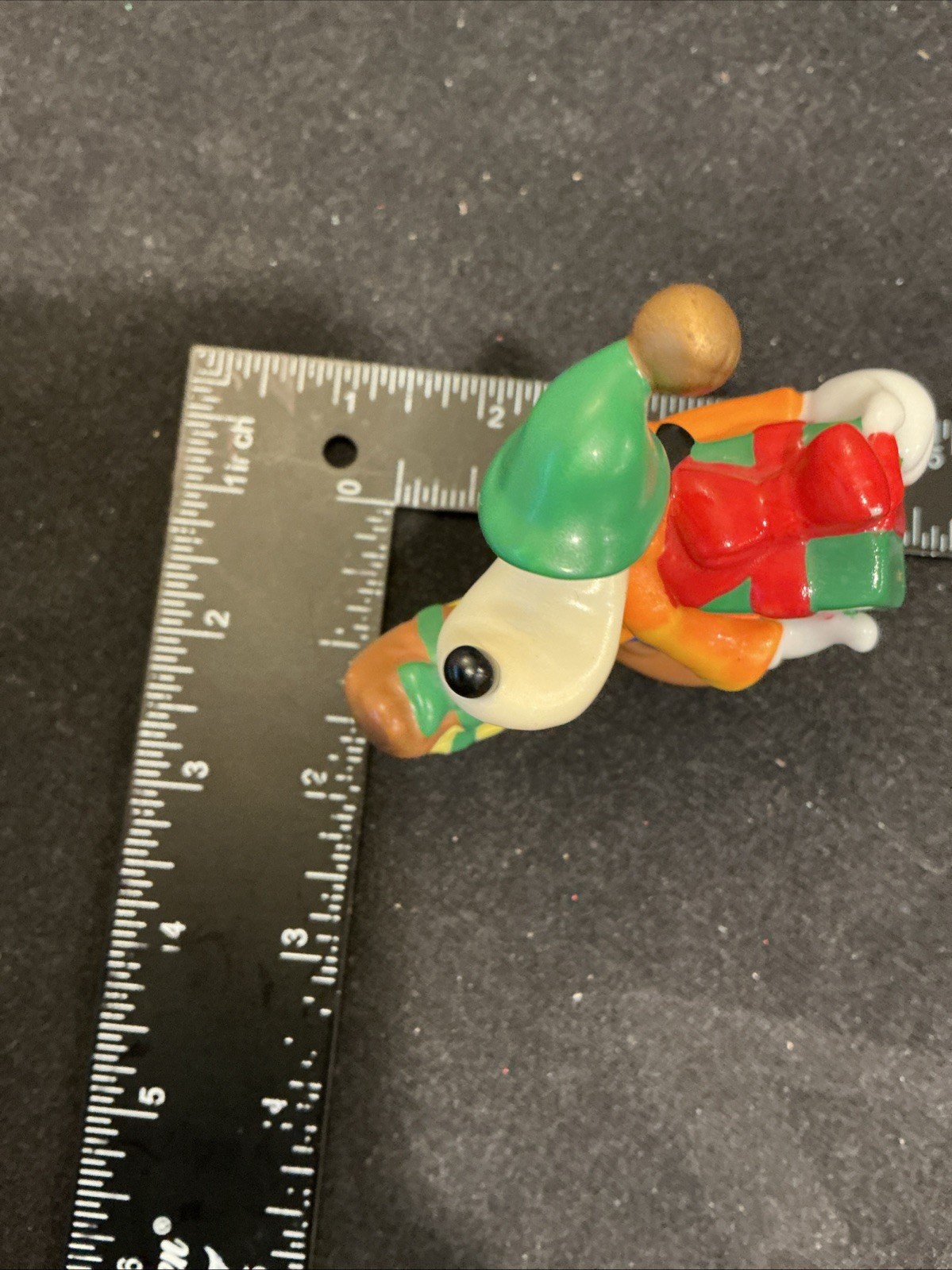 Christmas Goofy With Presents Gift Character Figure Disney Ceramic by Enesco Vtg