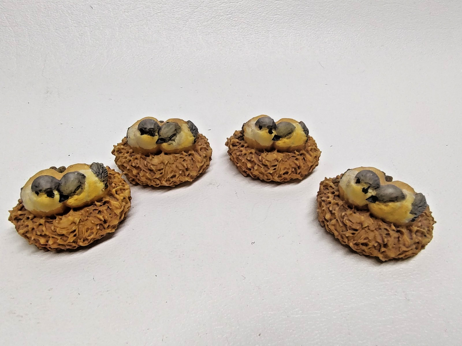 4 Vintage Artefice Ottanta 2 birds in Nest Resin Italy Figurine 1-3/8″ Wide