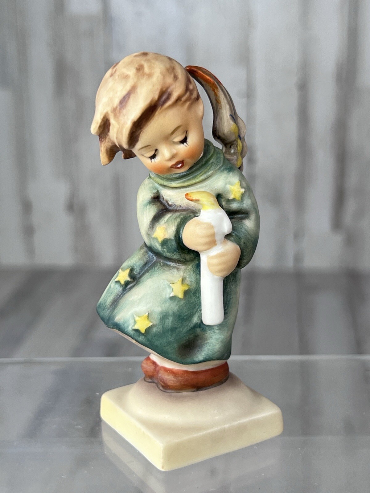 Hummel Figurine “Heavenly Angel” HUM 21/0 TMK5 Goebel Small Piece 4″