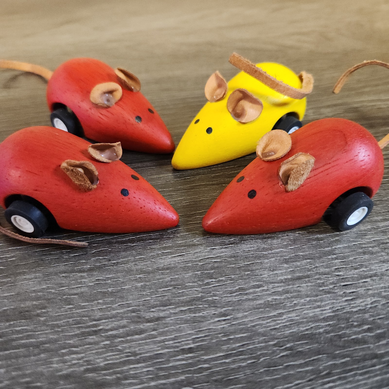VTG Wood Carved Mice W/ Leather Tails & Ears Figurine Friction Toys Cars *Video